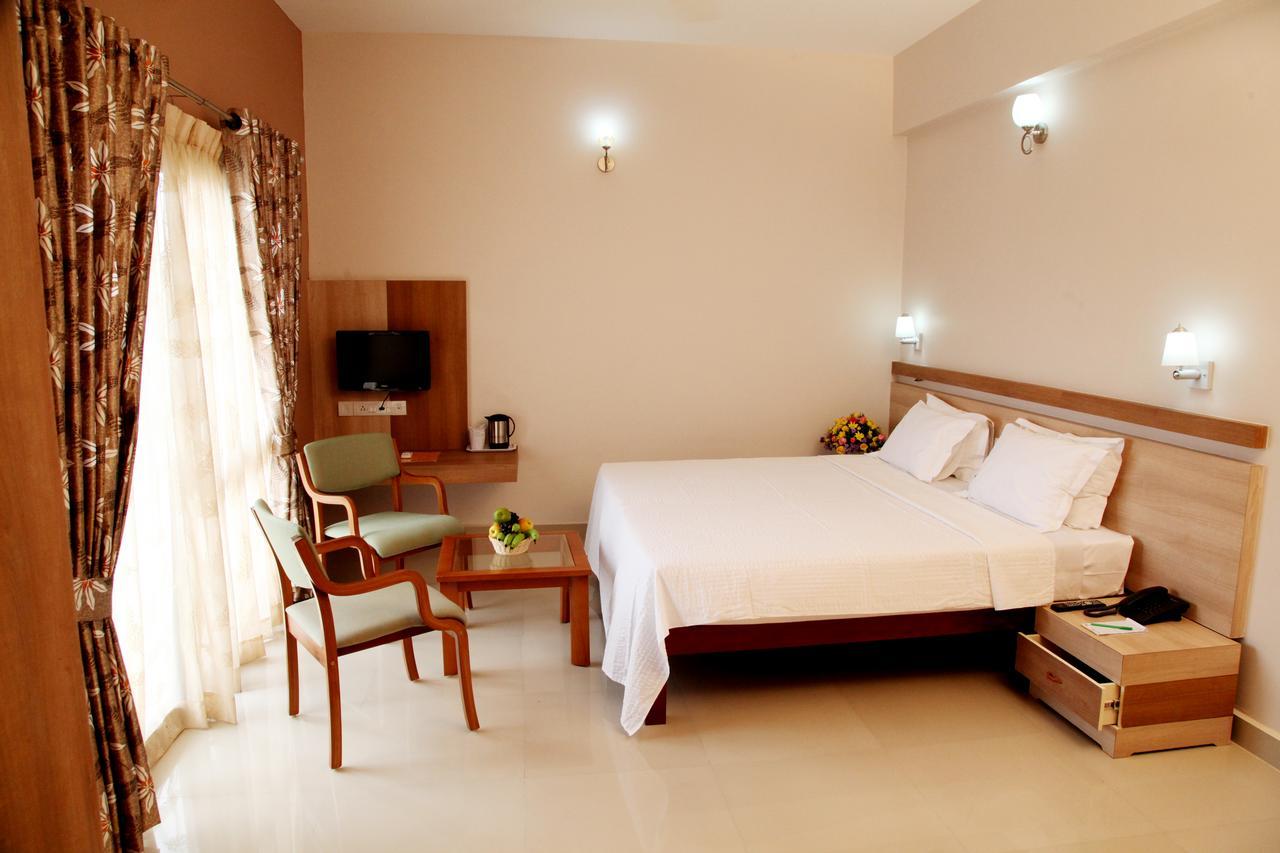 Hotel Polariz Parassinikkadavu Dış mekan fotoğraf