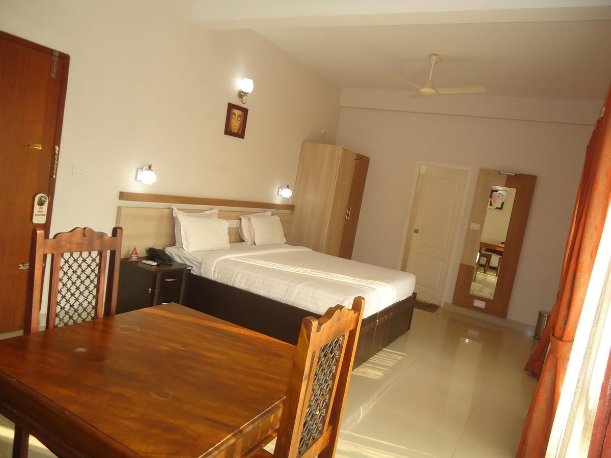 Hotel Polariz Parassinikkadavu Oda fotoğraf