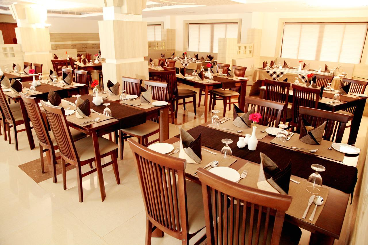 Hotel Polariz Parassinikkadavu Dış mekan fotoğraf