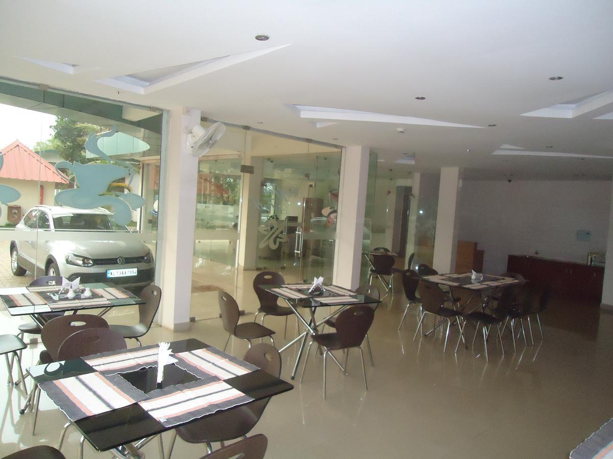 Hotel Polariz Parassinikkadavu Dış mekan fotoğraf