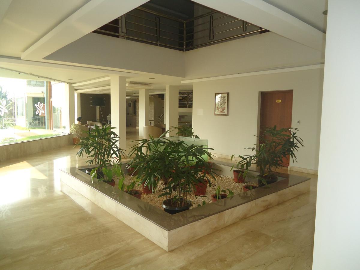 Hotel Polariz Parassinikkadavu Dış mekan fotoğraf